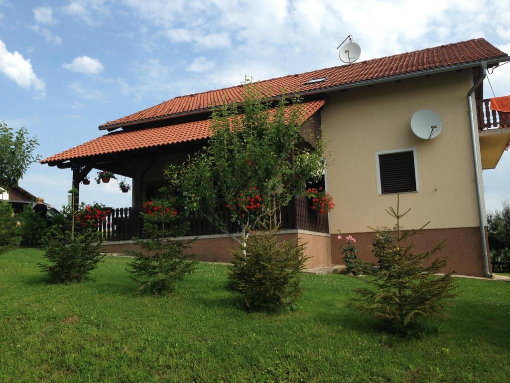 Apartman House Petra *